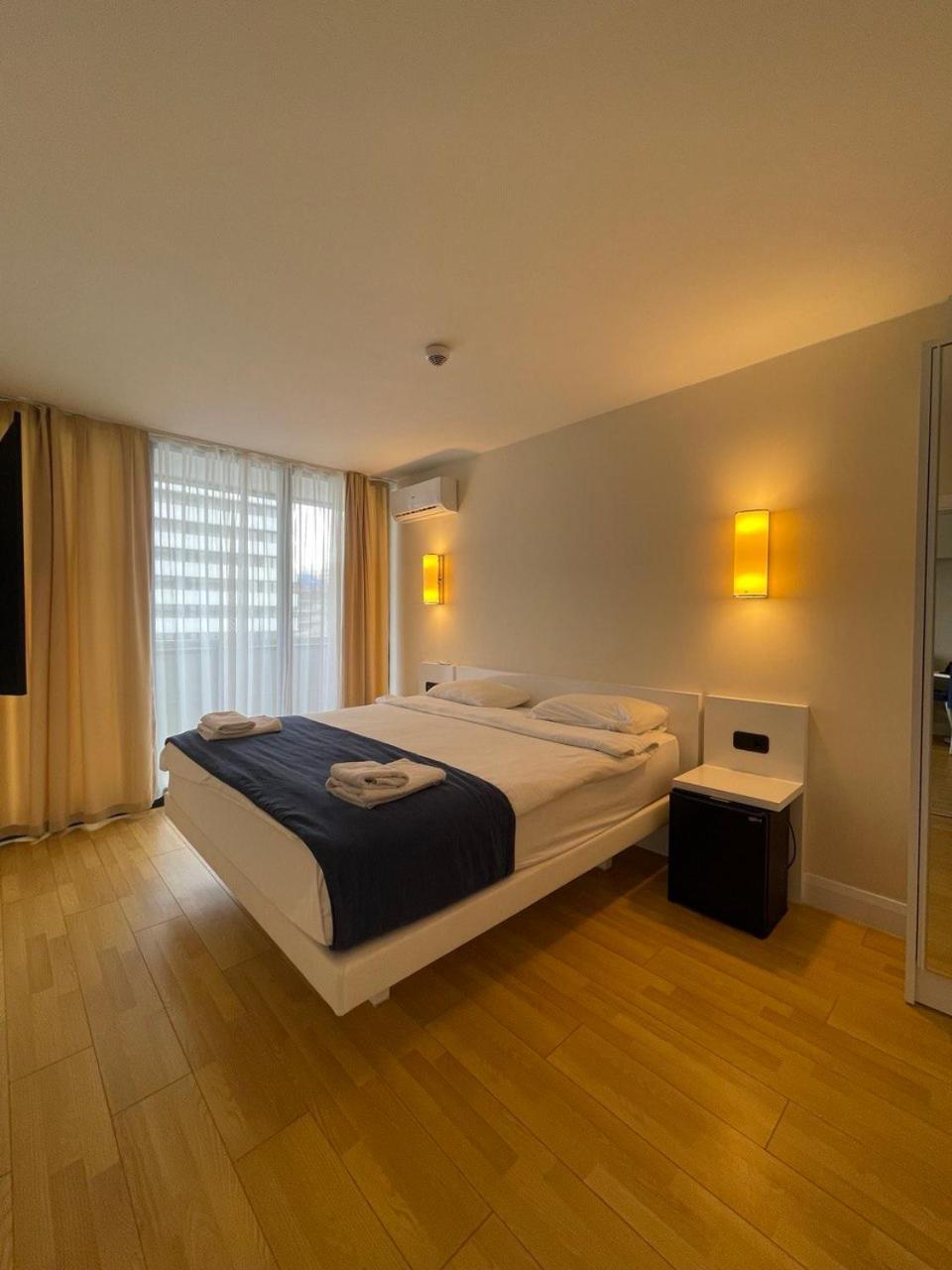 Orbi City Panorama Towers Hotel Batumi Bagian luar foto