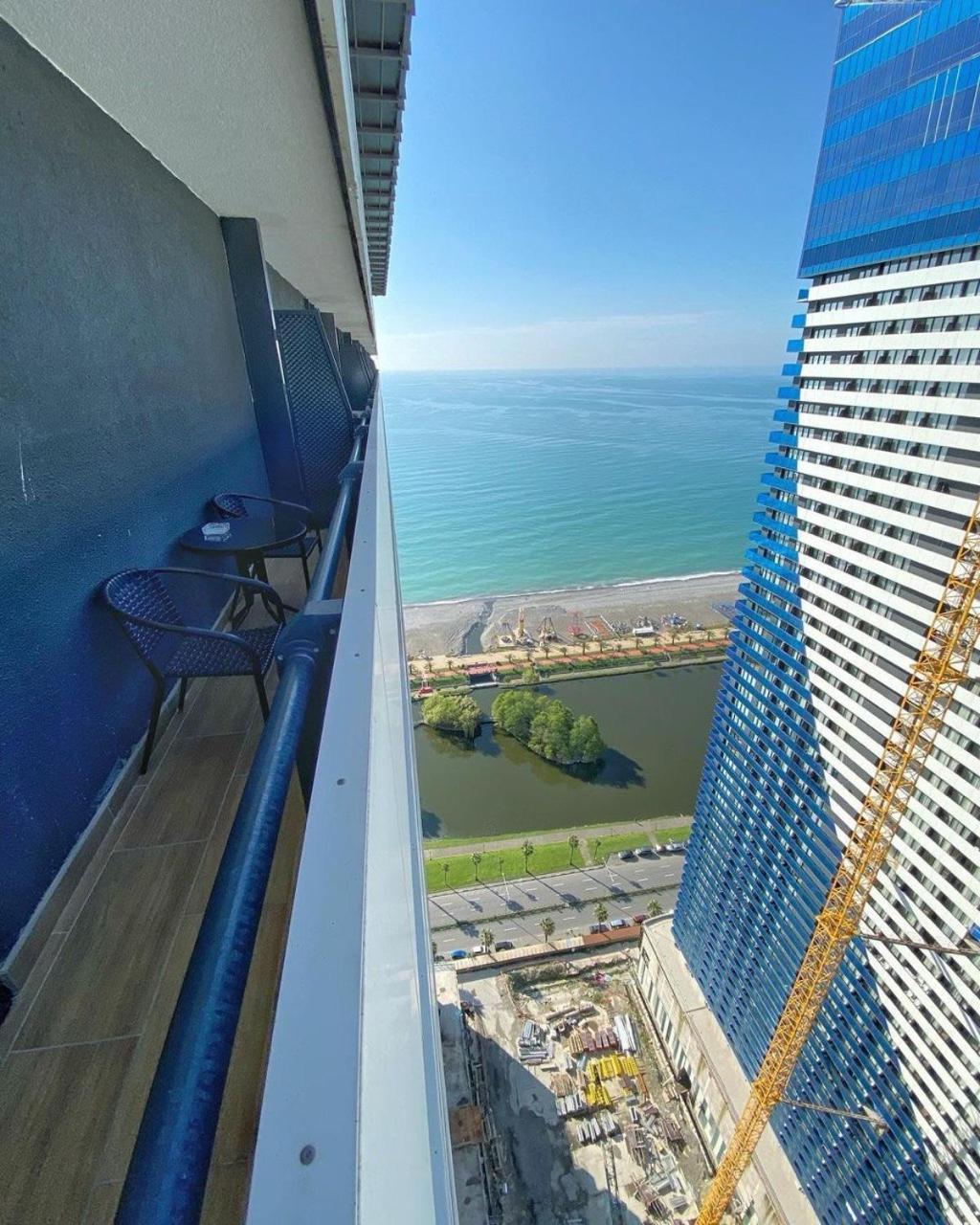 Orbi City Panorama Towers Hotel Batumi Bagian luar foto