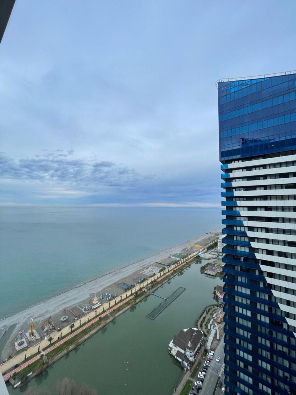 Orbi City Panorama Towers Hotel Batumi Bagian luar foto