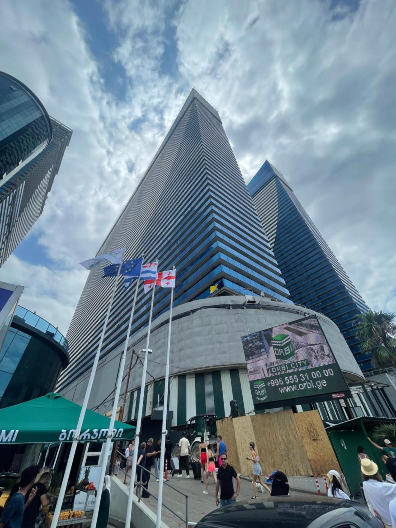 Orbi City Panorama Towers Hotel Batumi Bagian luar foto