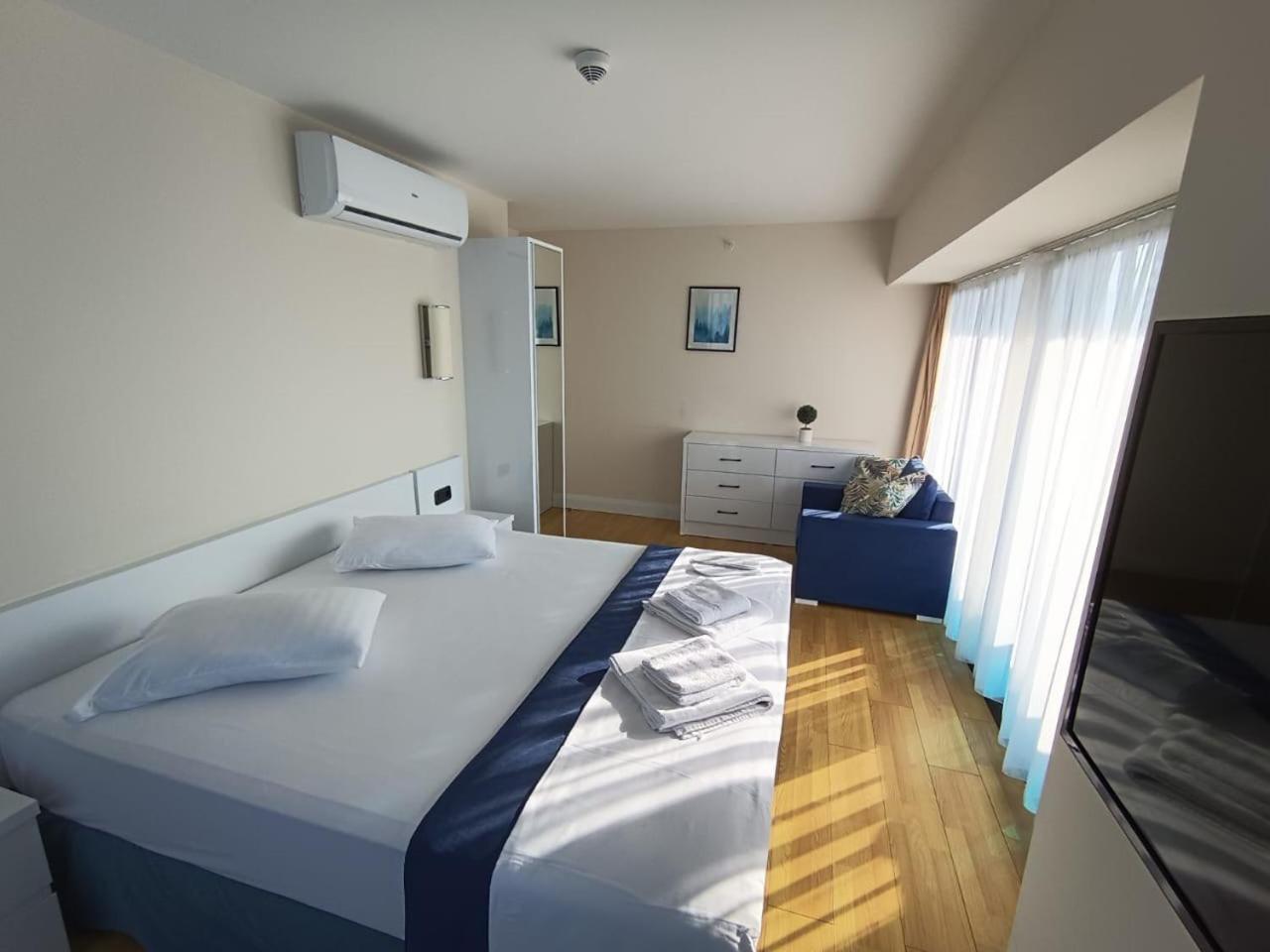 Orbi City Panorama Towers Hotel Batumi Bagian luar foto